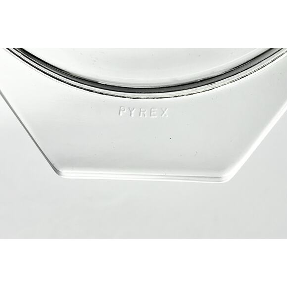 1950s Pyrex “Snowflake, White” Oval Divided Dish & Lid 12 1/2” 1.5qt - Picture 9 of 10